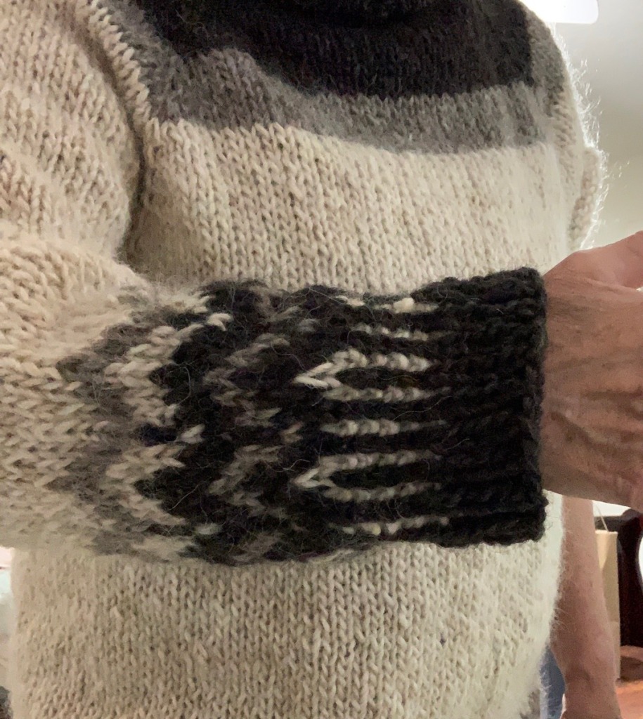 Alafosslopi sweater cuff colorwork design